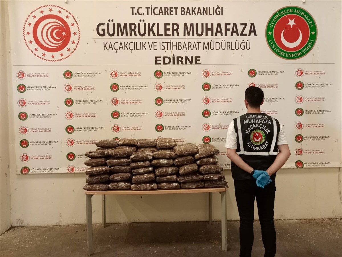Ülkeye giren 2 TIR'da 250 kg uyuşturucu yakalandı!