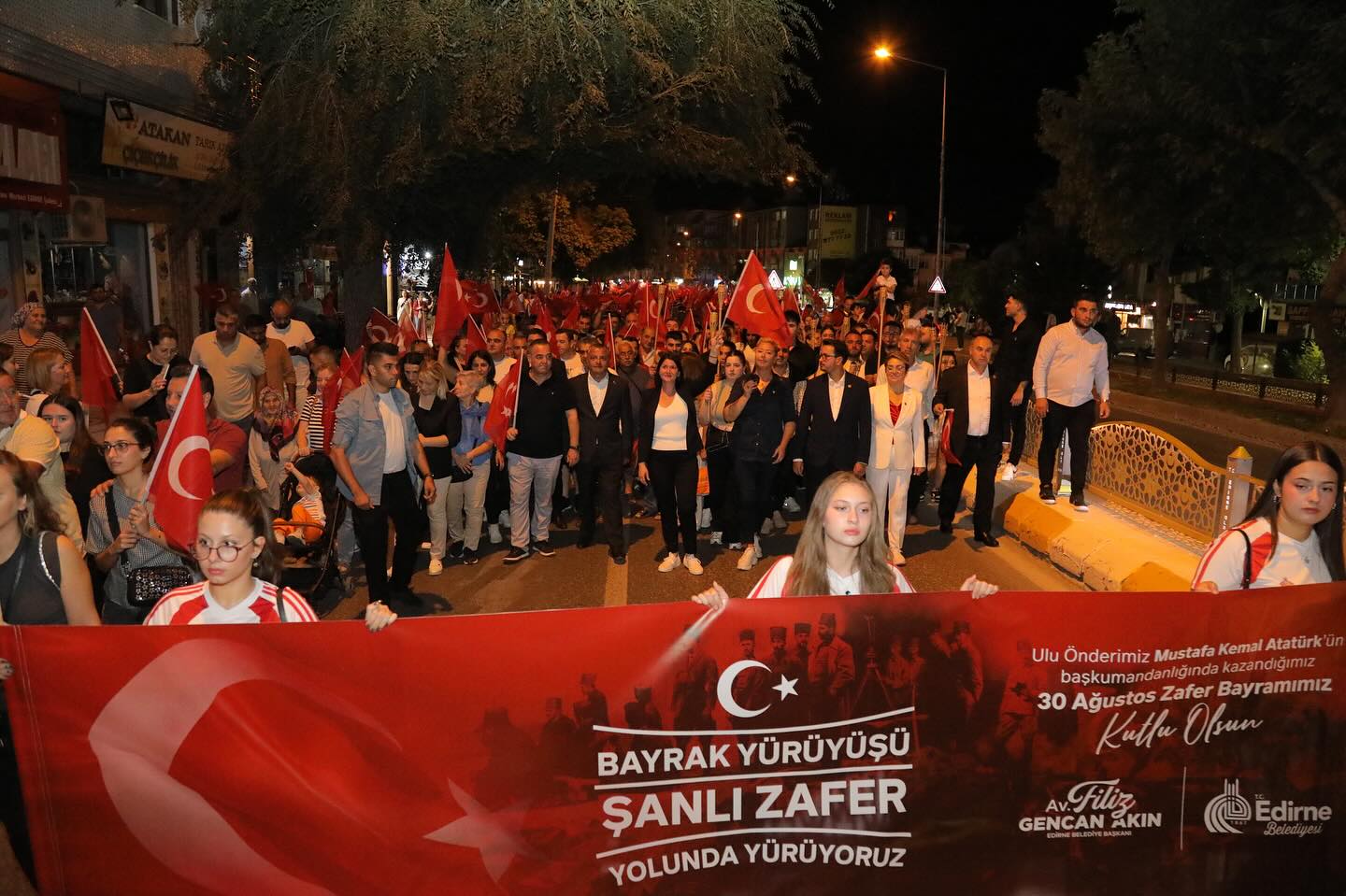 Edirne'de büyük zafer yürüyüşü