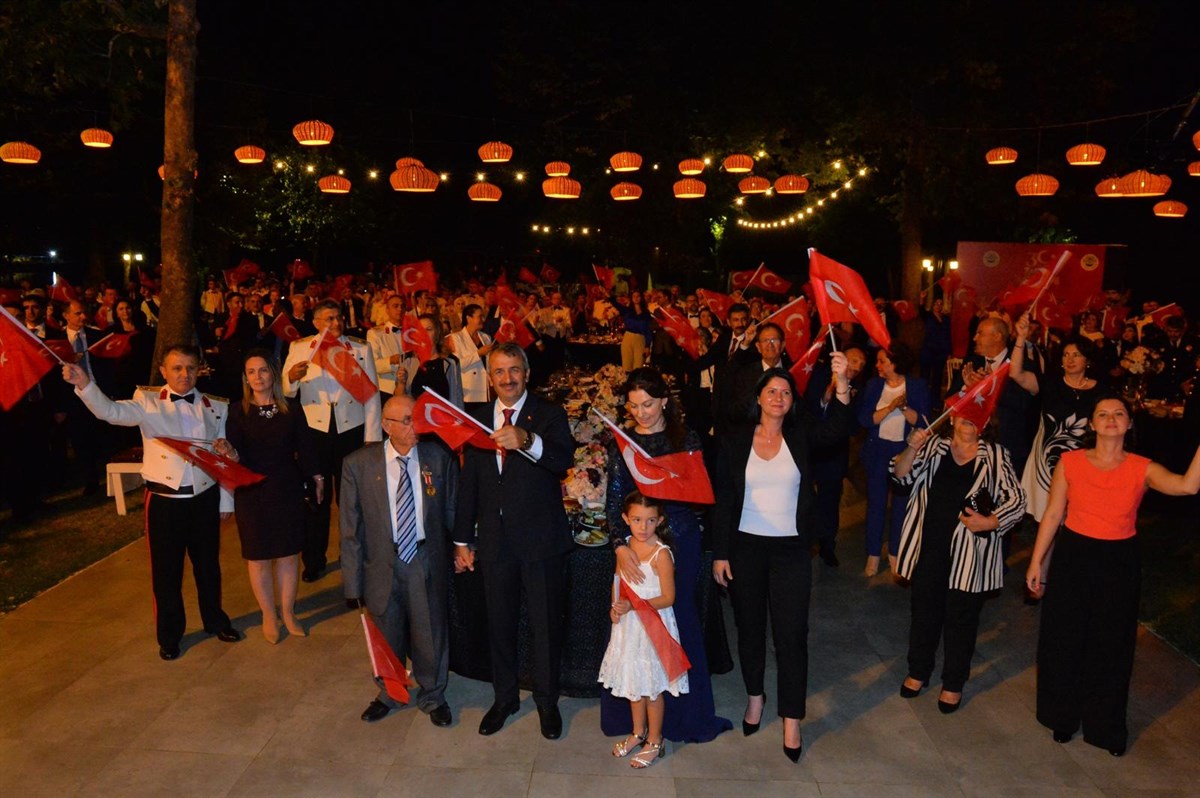 Büyük Zafer için kabul töreni