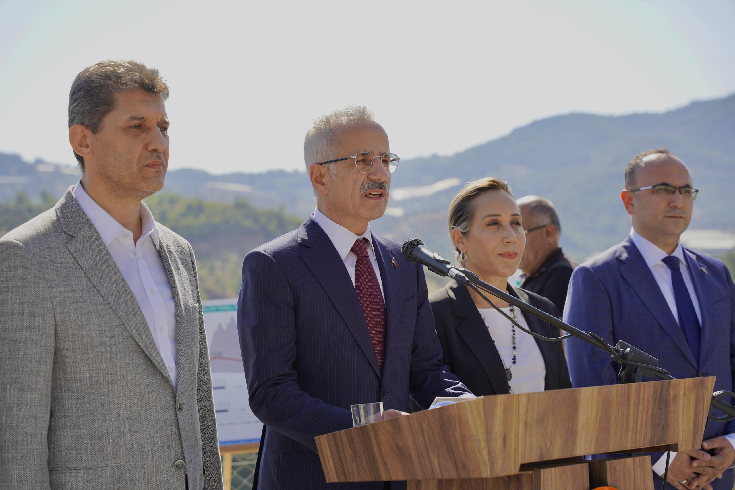 'İnstagram kanunlara uyarsa erişim engeli kalkacak'