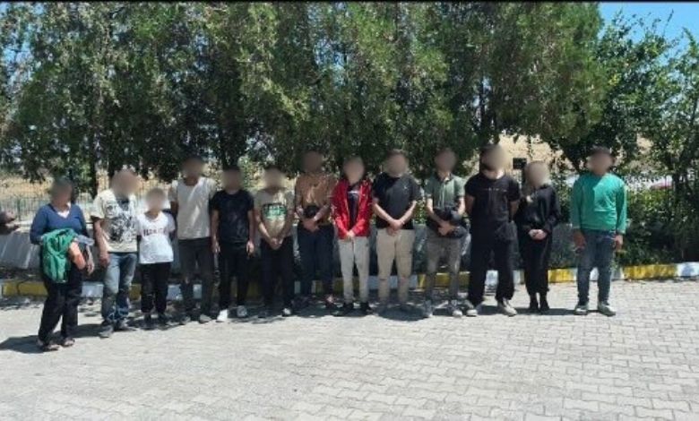 15 düzensiz göçmene geçiş izni yok