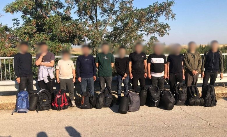 21 düzensiz göçmene jandarma engeli