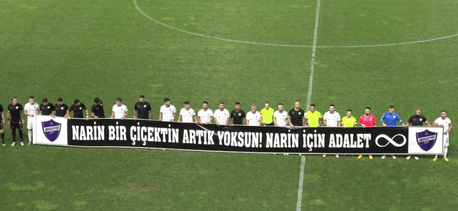 Maç öncesi 'Narin için adalet' pankartı