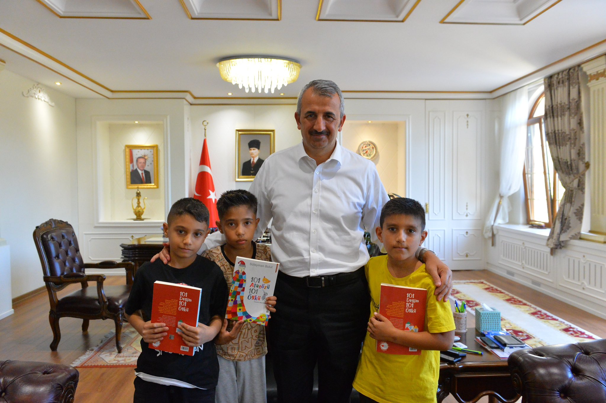 Vali Sezer'den iç ısıtan hareket