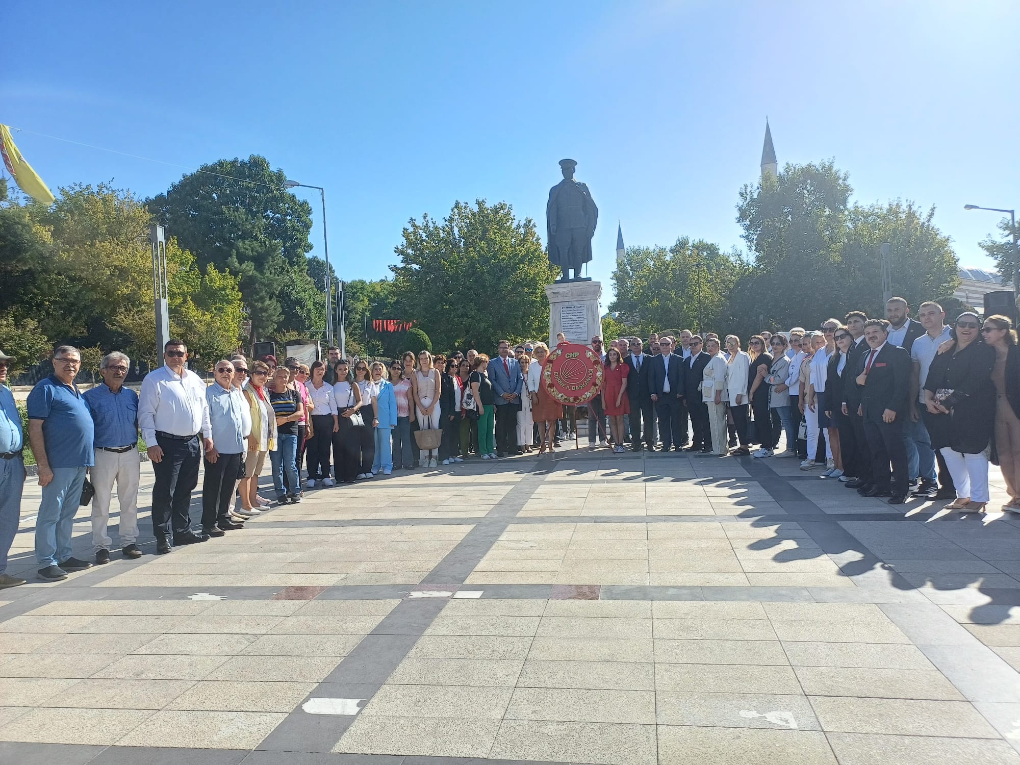 CHP’den ‘101’inci yıl’ çelengi