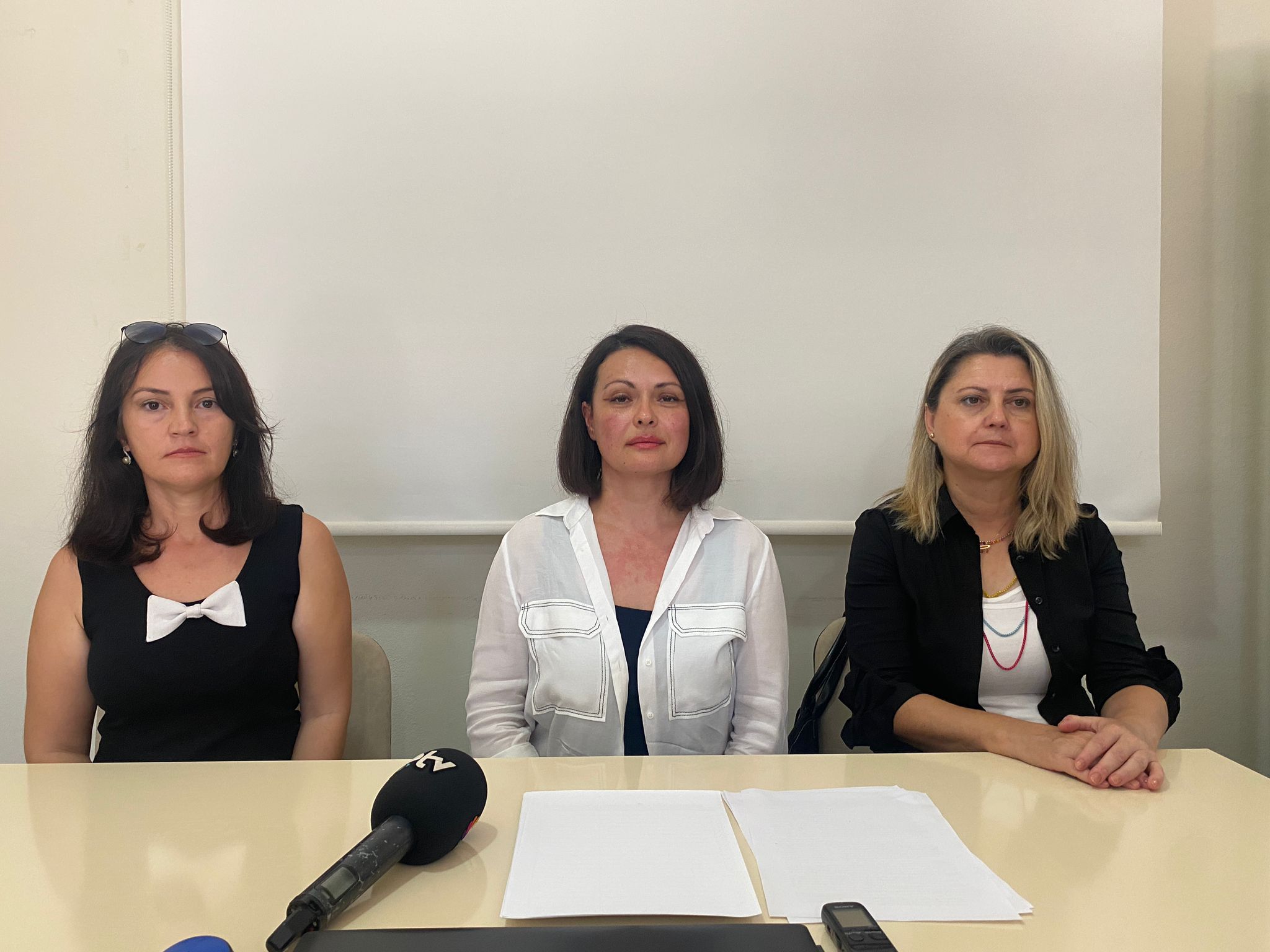 'Okullar salgın riskiyle karşı karşıya bırakılıyor'