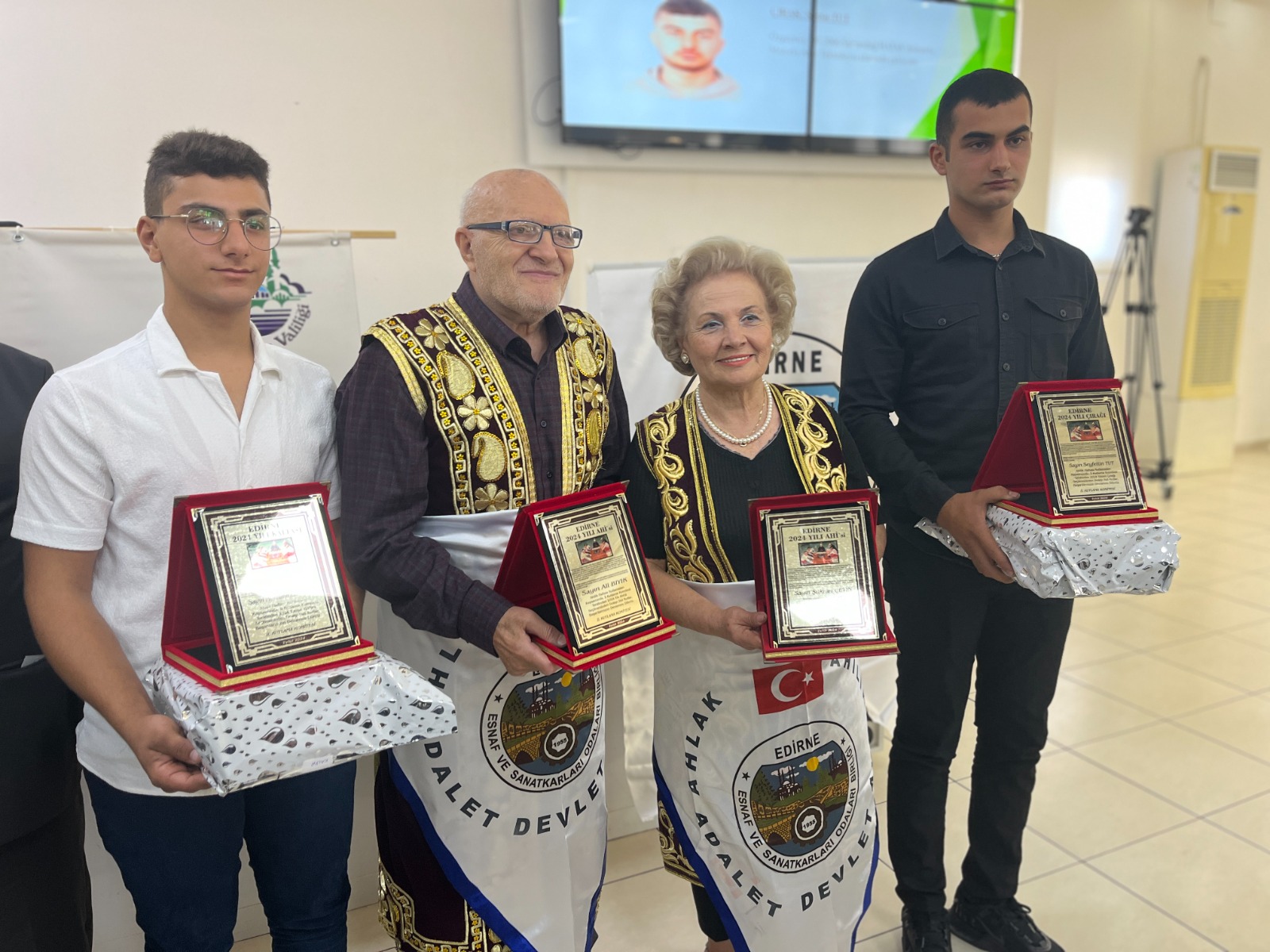 Edirne’nin ahileri şedlerini kuşandı