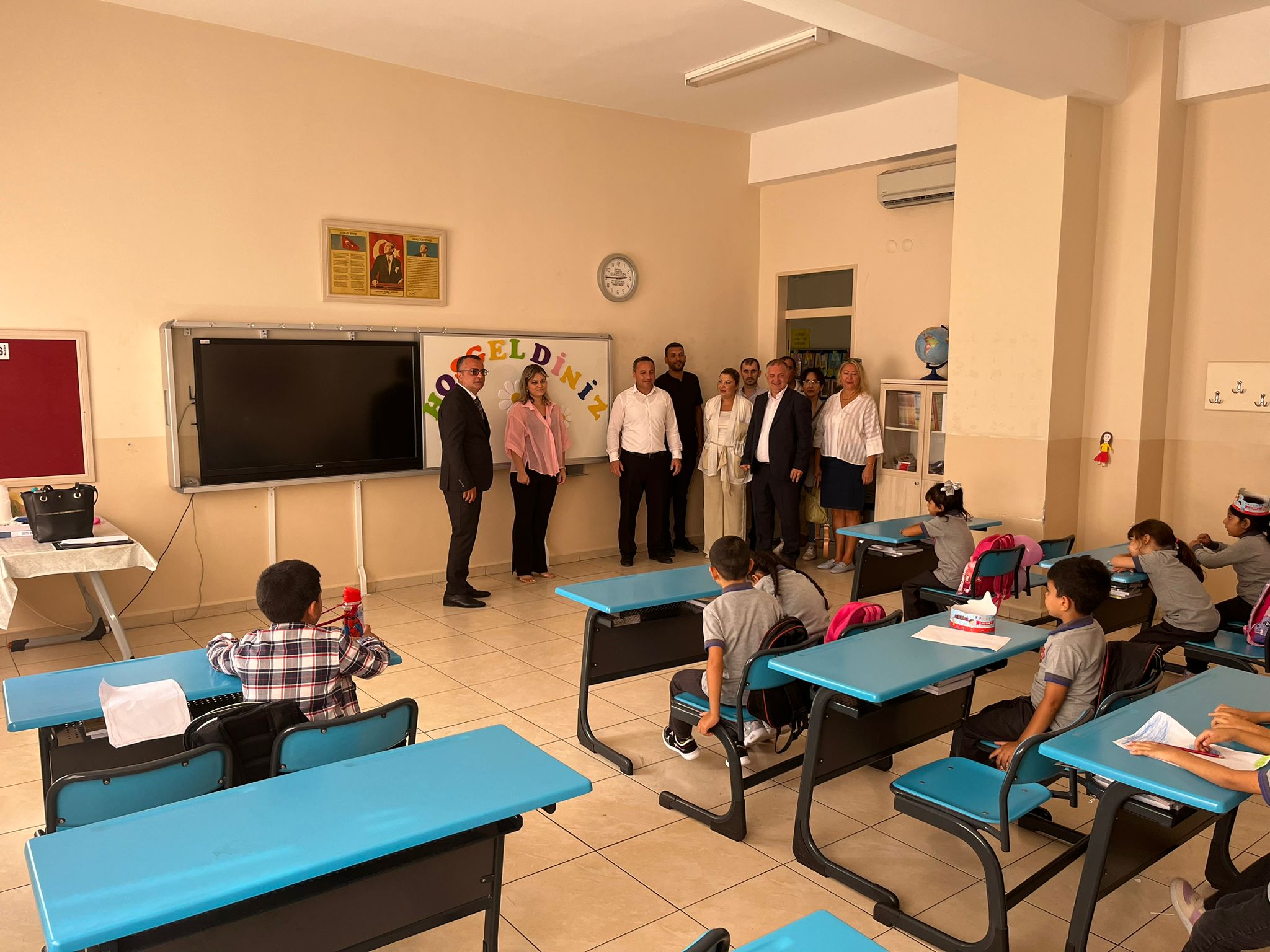 Başkan Vekili Öktem öğrencilerin ilk gün heyecanına ortak oldu