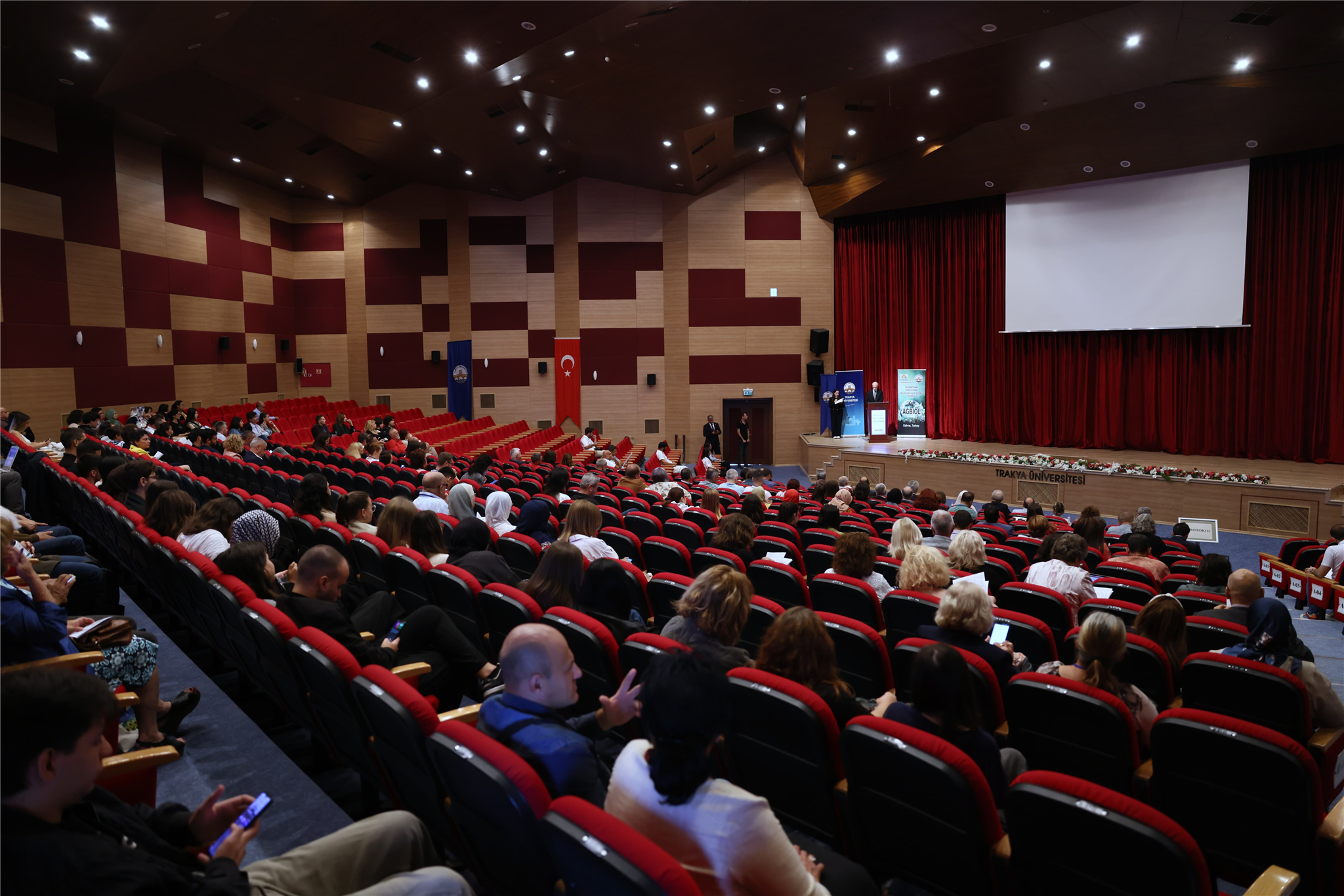 Tarım, Biyoloji ve Yaşam Bilimleri Konferansı başladı!