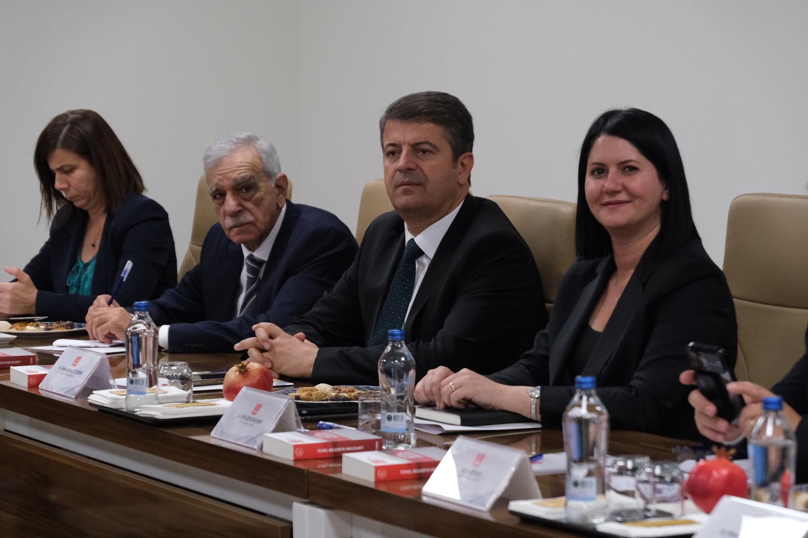 Belediyeler Birliği Encümeni'nden İmamoğlu'na destek açıklaması