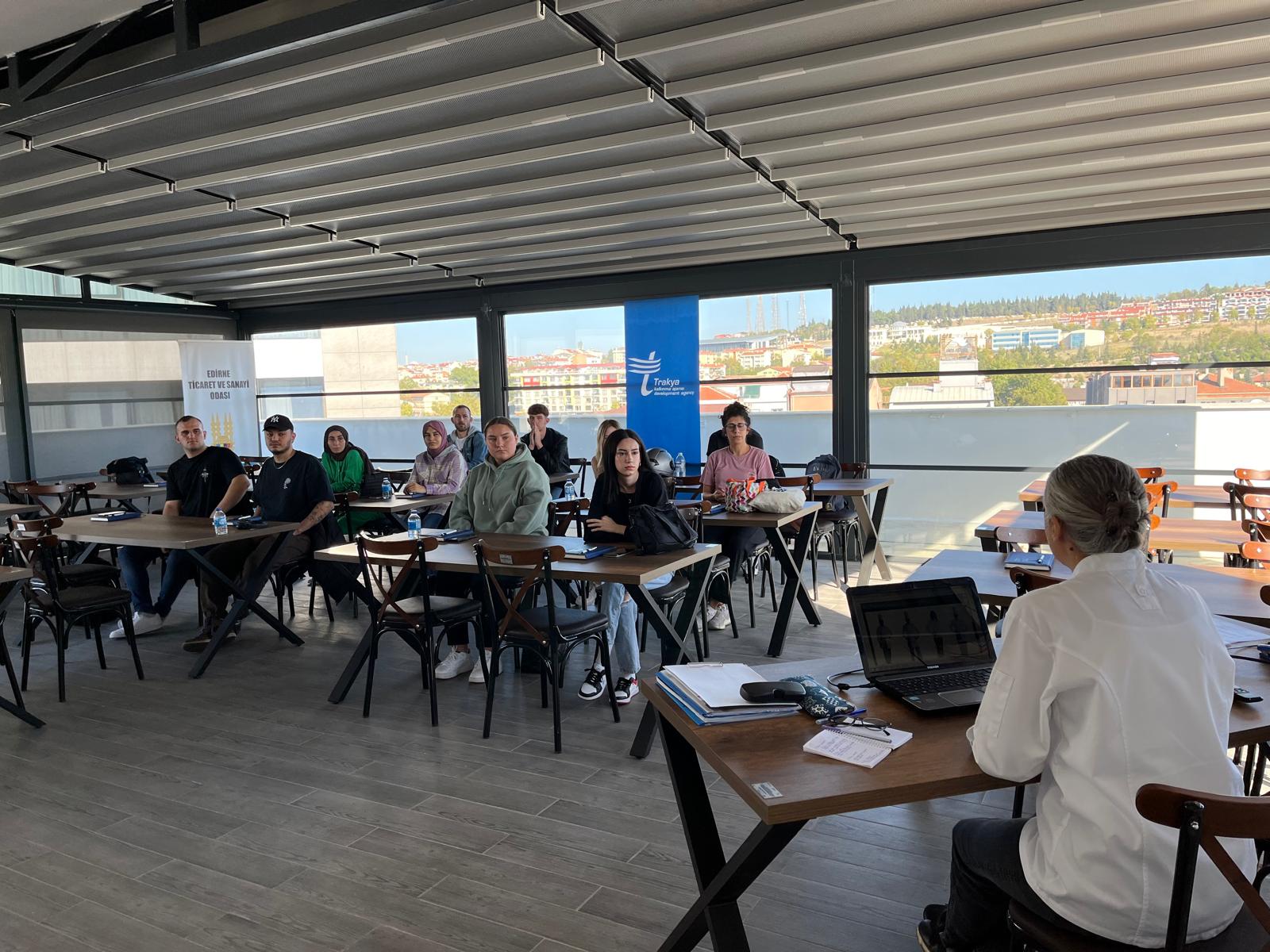 GastroAkademi aşçı yardımcılığı eğitimi başladı