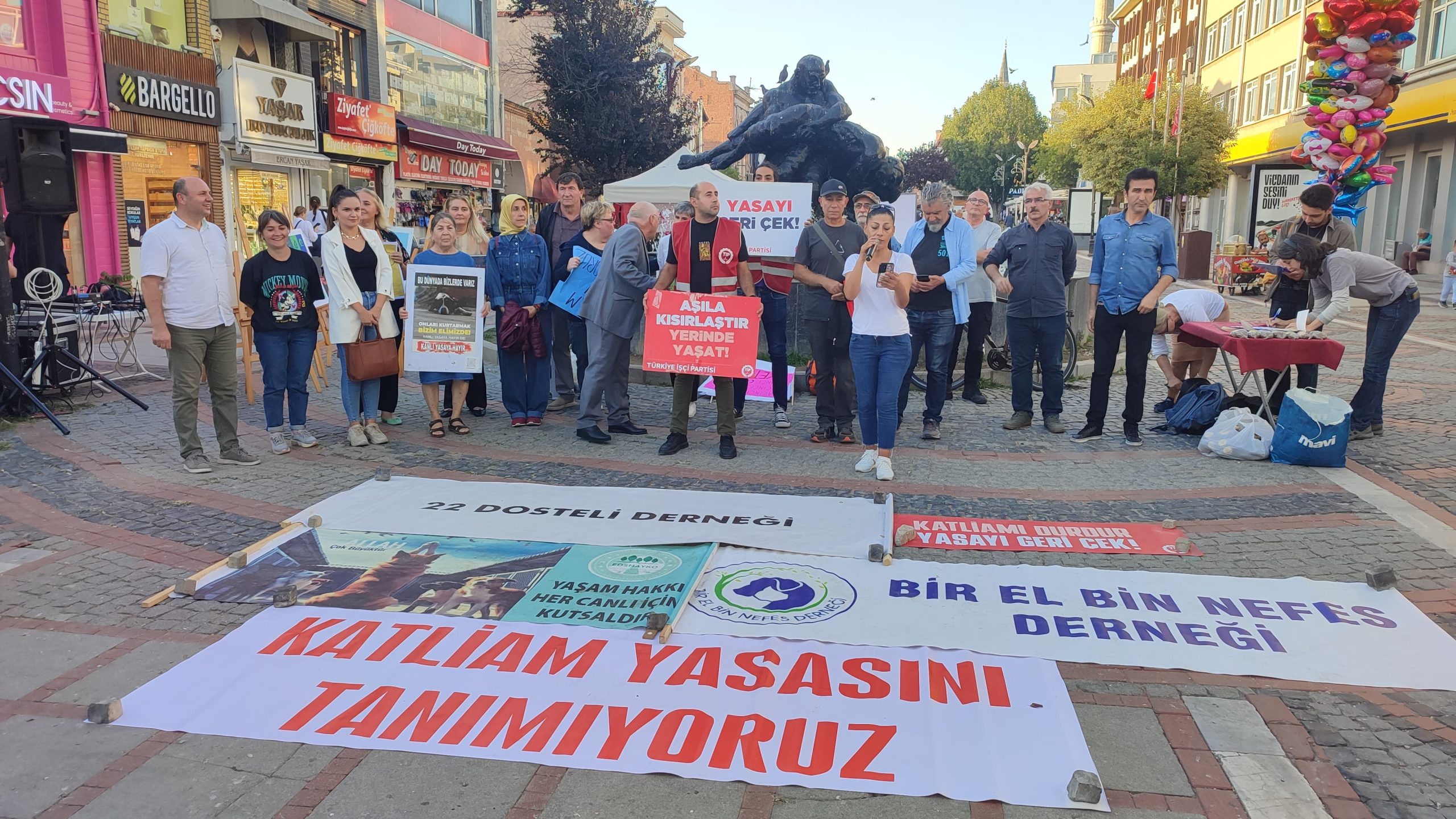 ‘Kutlama yapamıyoruz, yas tutuyoruz’