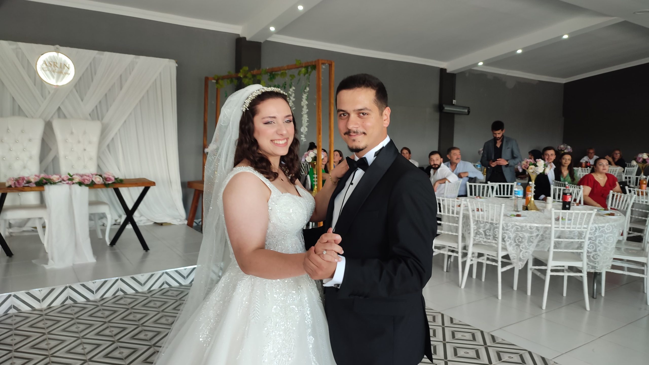 Hilal ve Ogün çiftinin mutlu günü