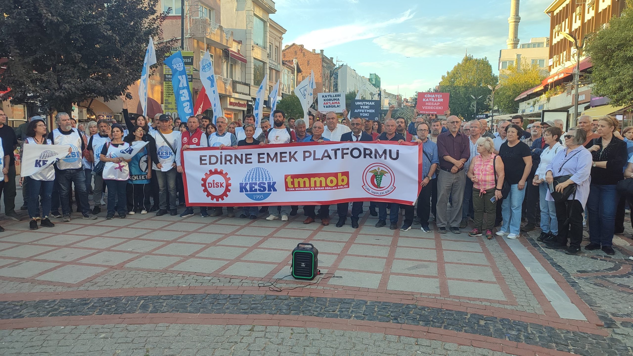 ‘Gar katliamı, tarihe kapkara bir sayfa olarak geçti’