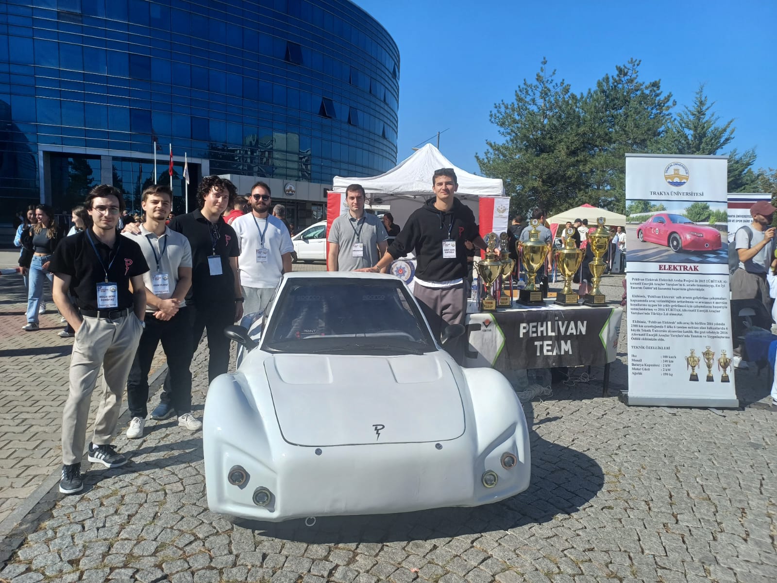 Öğrencilerden yollara elektrikli ‘Pehlivan’