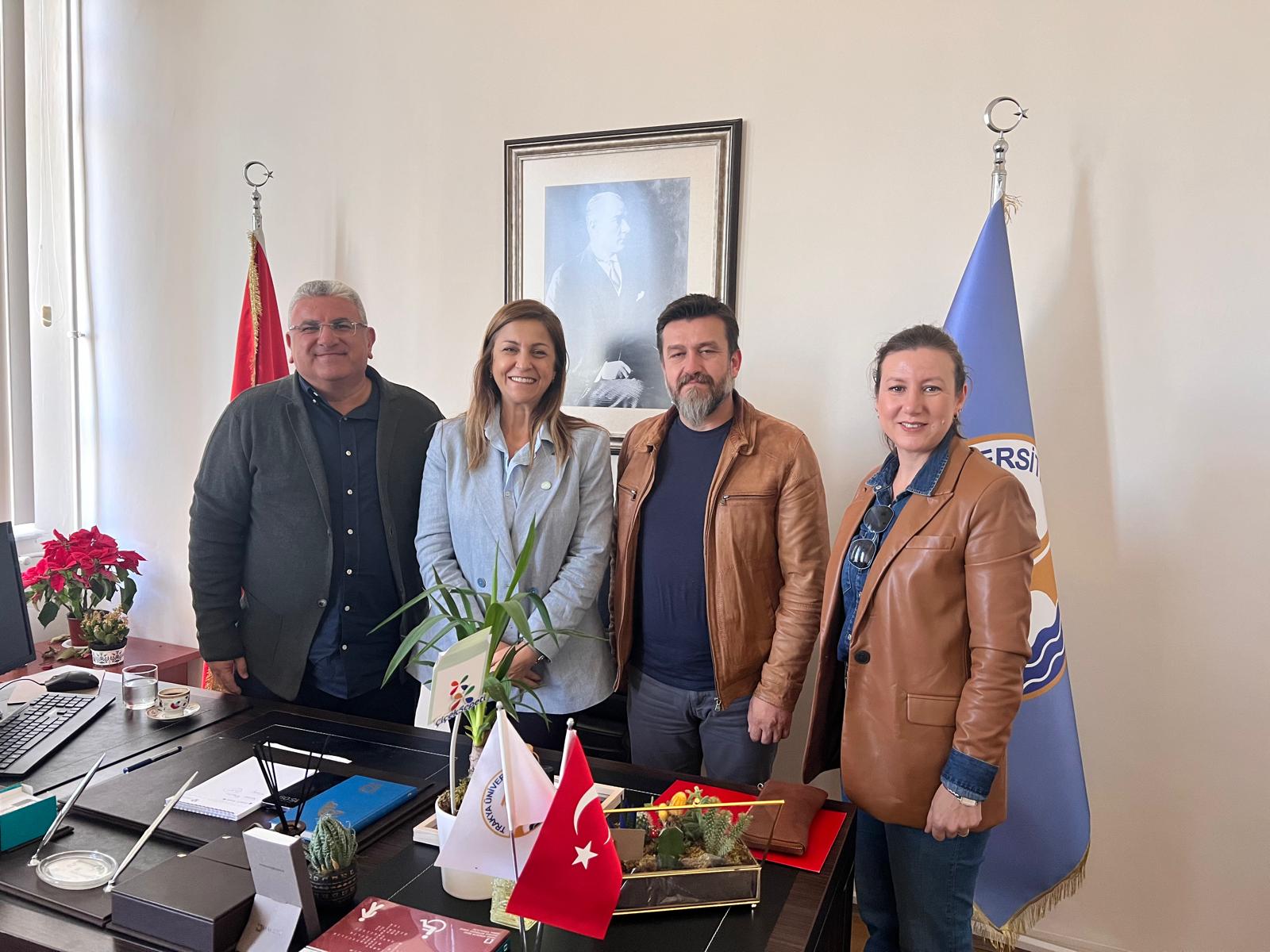 Edirne İş İnsanları Derneği'nden Dekan Prof. Dr. Semiha Kartal'a ziyaret