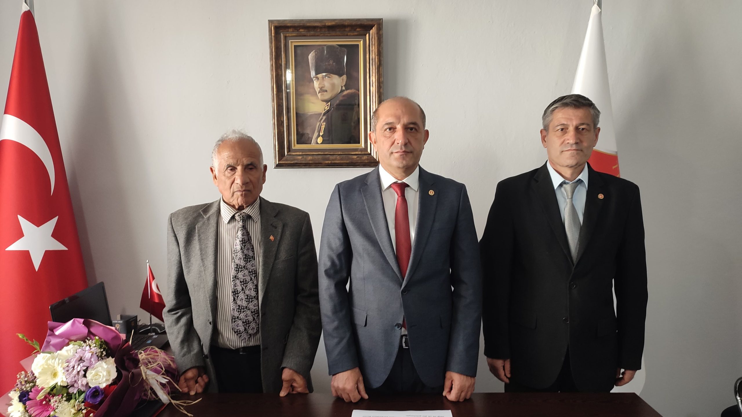 Emekli astsubaylar özlük haklarını talep ediyor