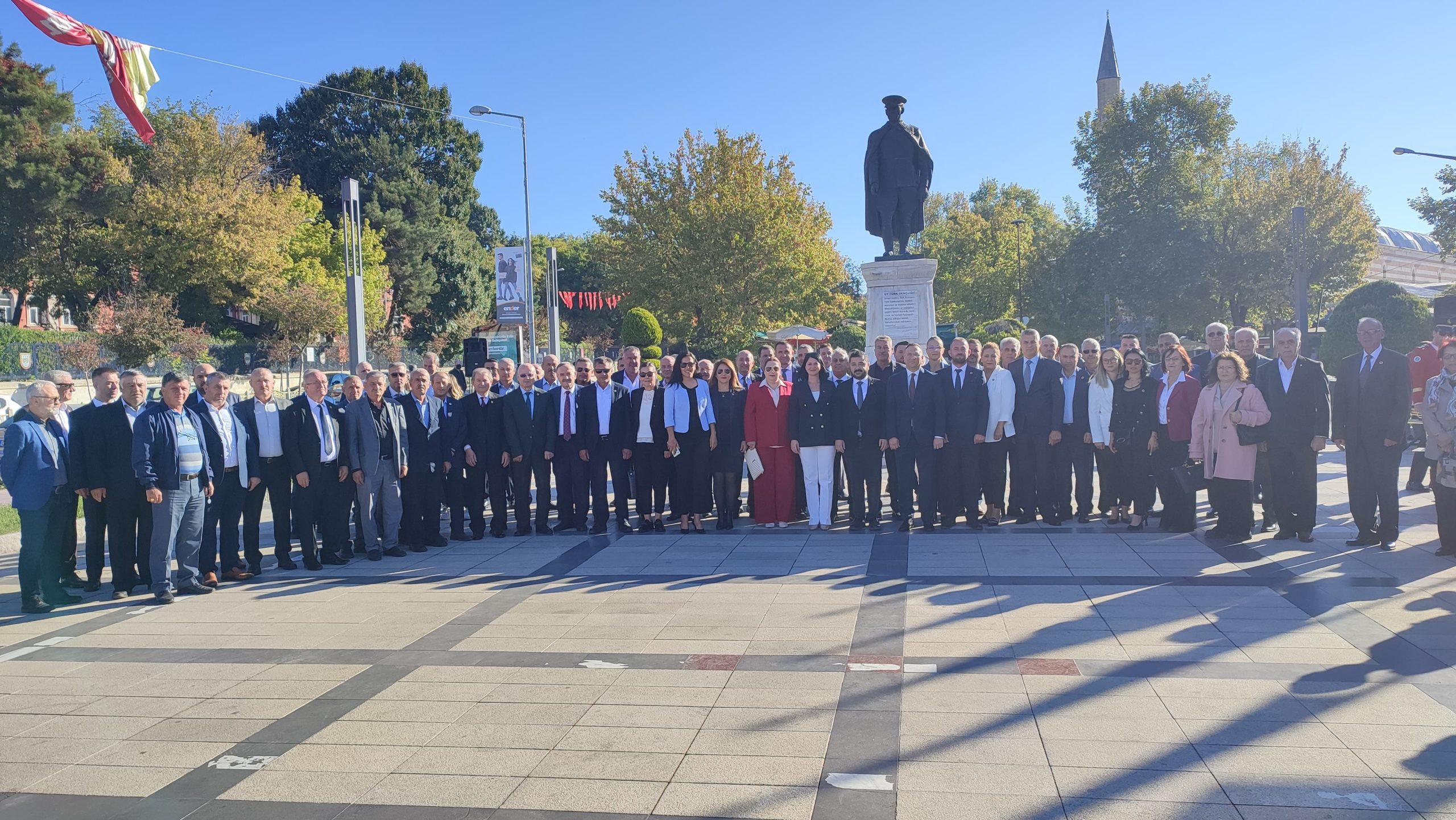 Demokrasinin temel taşı muhtarların günü!