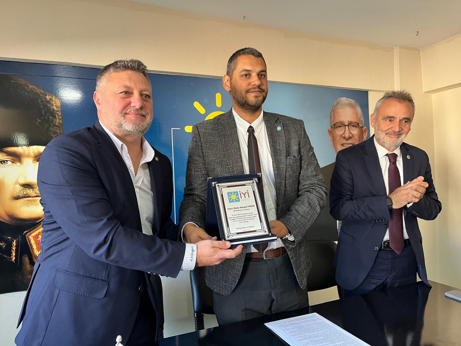 İYİ Parti İl Başkanlığı'nda devir teslim