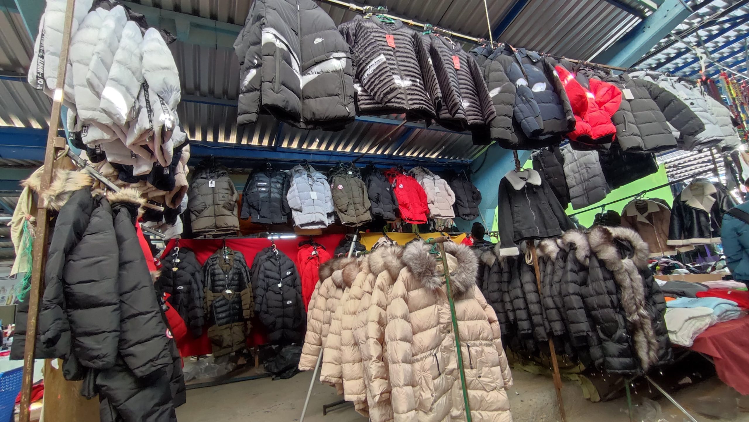 Tezgahlar kışlıklarla donandı