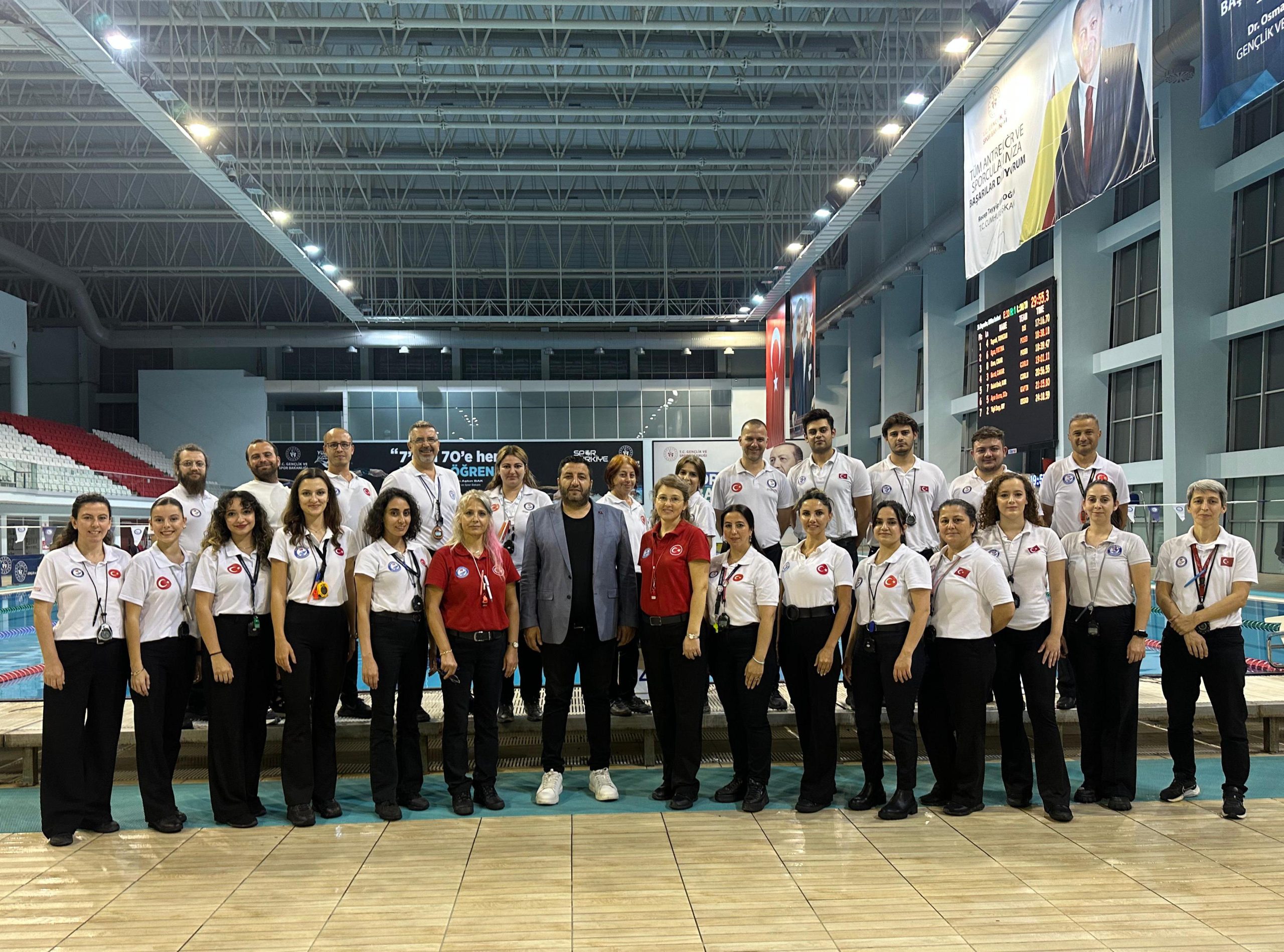 Cumhuriyet Bayramı İl Yüzme Müsabakası ile sezon açıldı