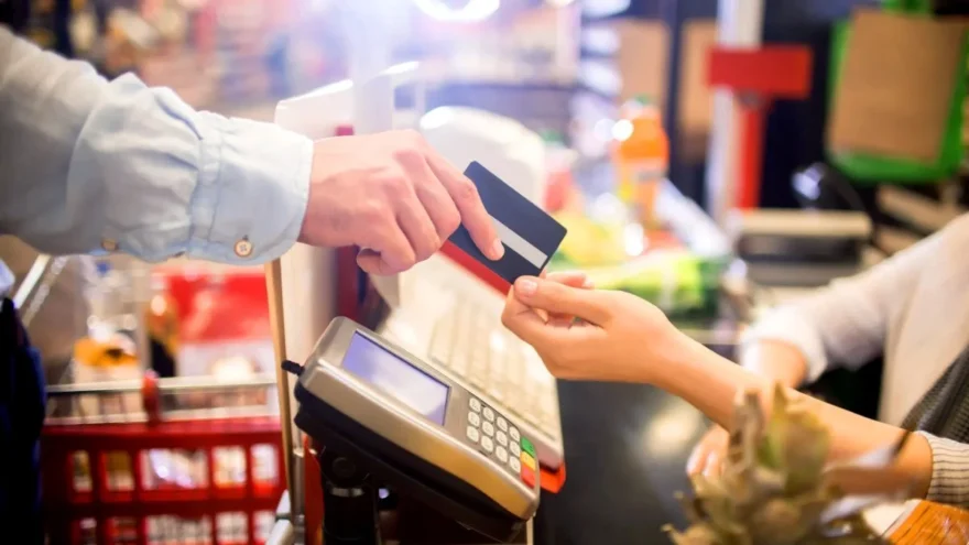 En fazla alışveriş market ve AVM'lerde