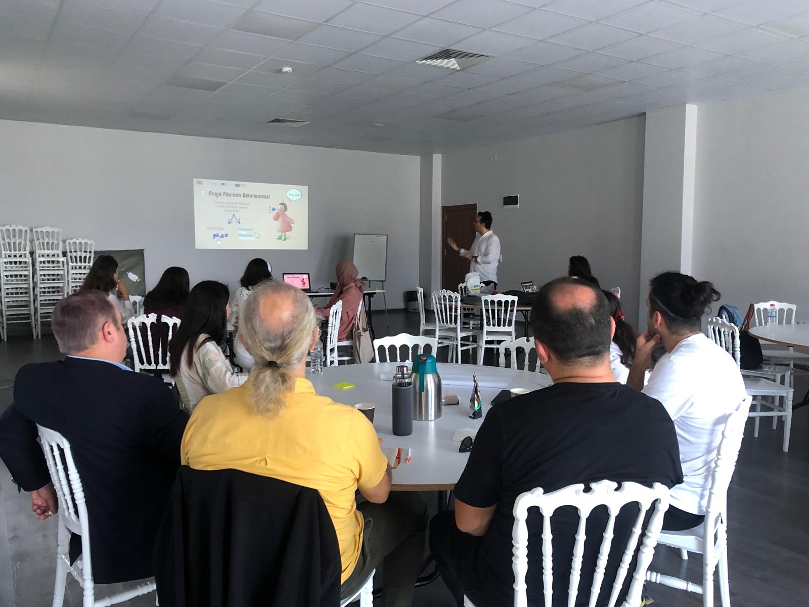 Belediyeden Erasmus - proje yazma eğitimi