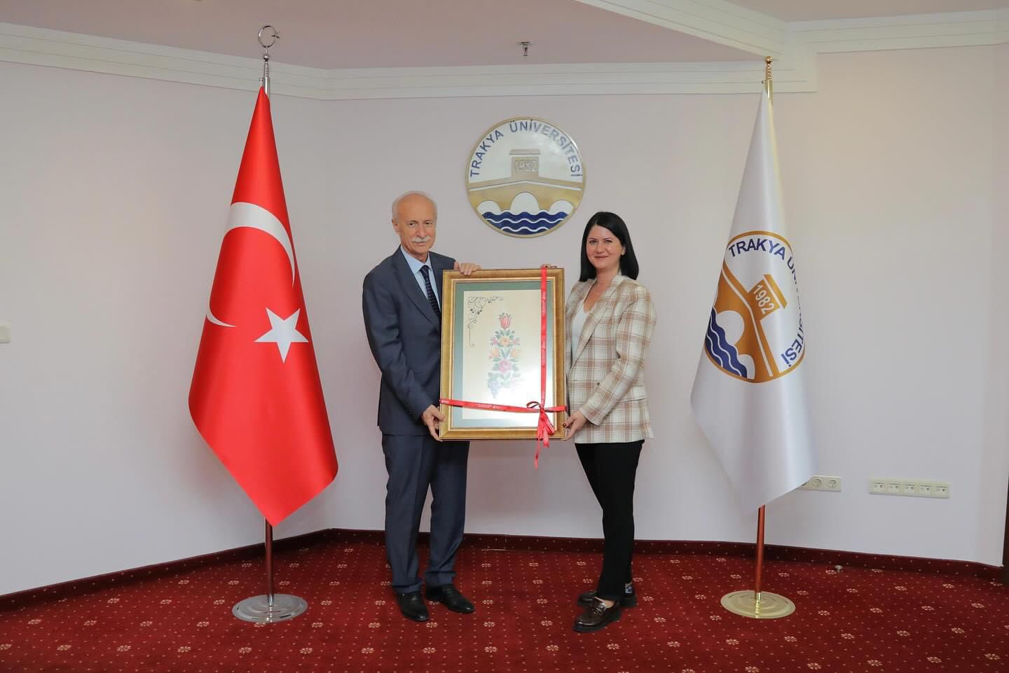 Başkan Gencan Akın'dan Rektör Hatipler'e ziyaret