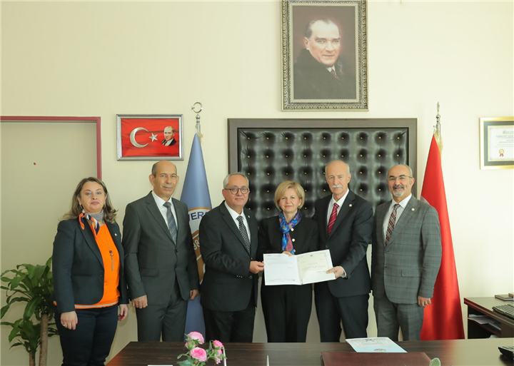 Sağlık Bilimleri Fakültesi'nde devir teslim