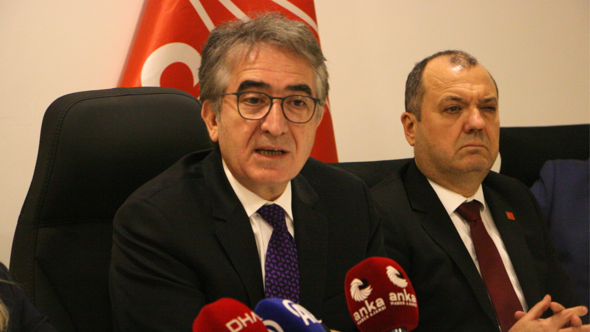 Karatepe; ‘Vatandaş koro halinde erken seçim istiyor’