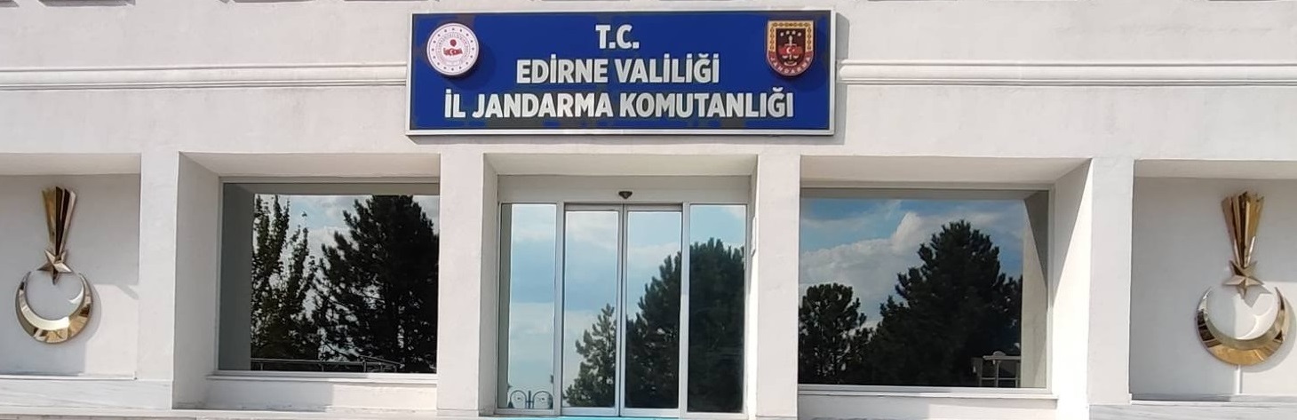 Askeri yasak bölgede yakalandılar