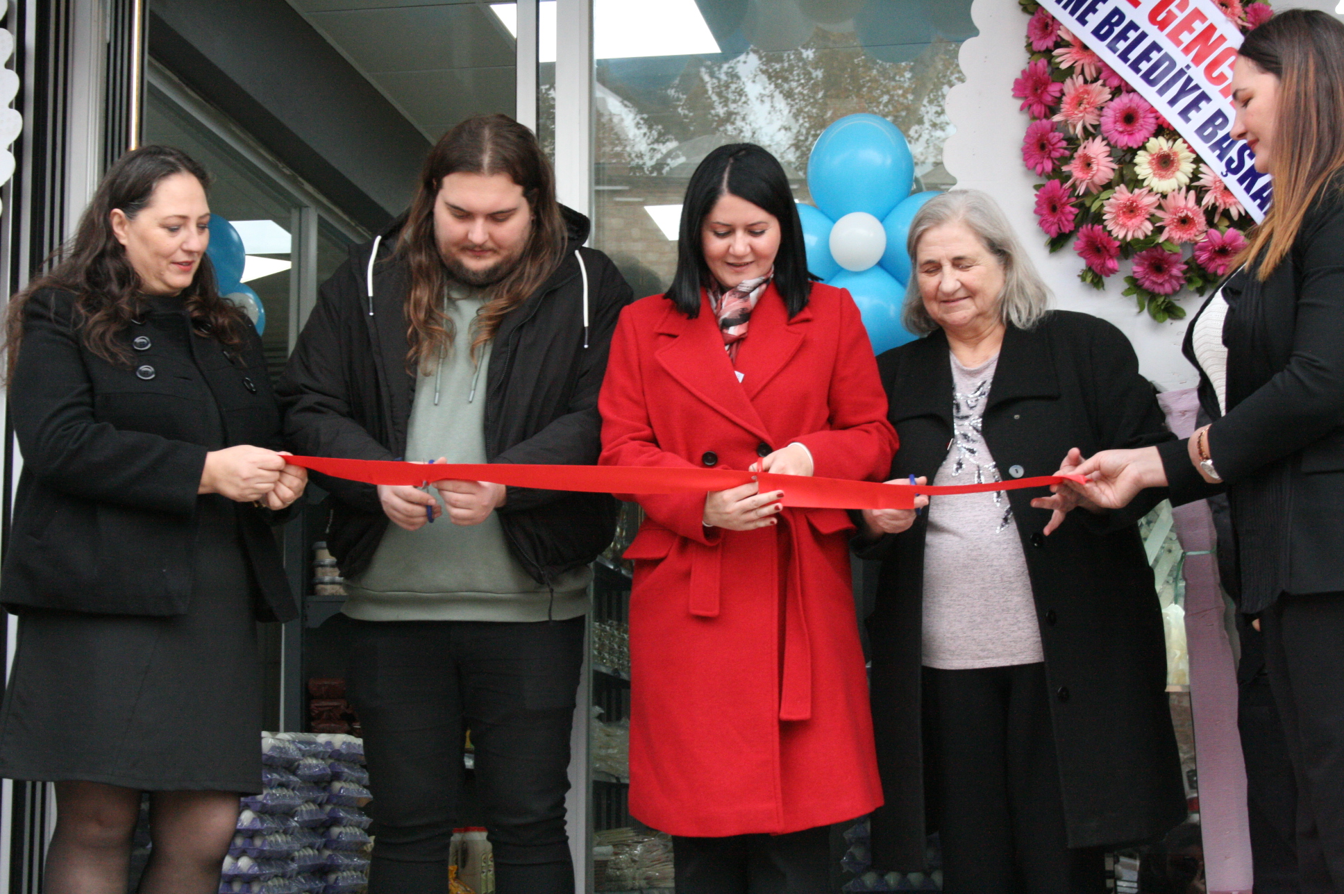 Eren Şarküteri hizmete başladı
