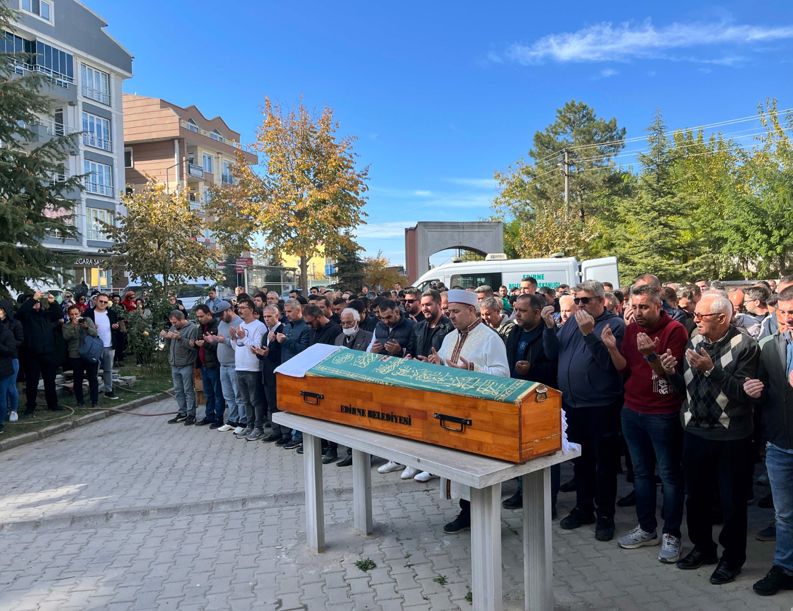 Minik Metehan gözyaşlarıyla son yolculuğuna uğurlandı