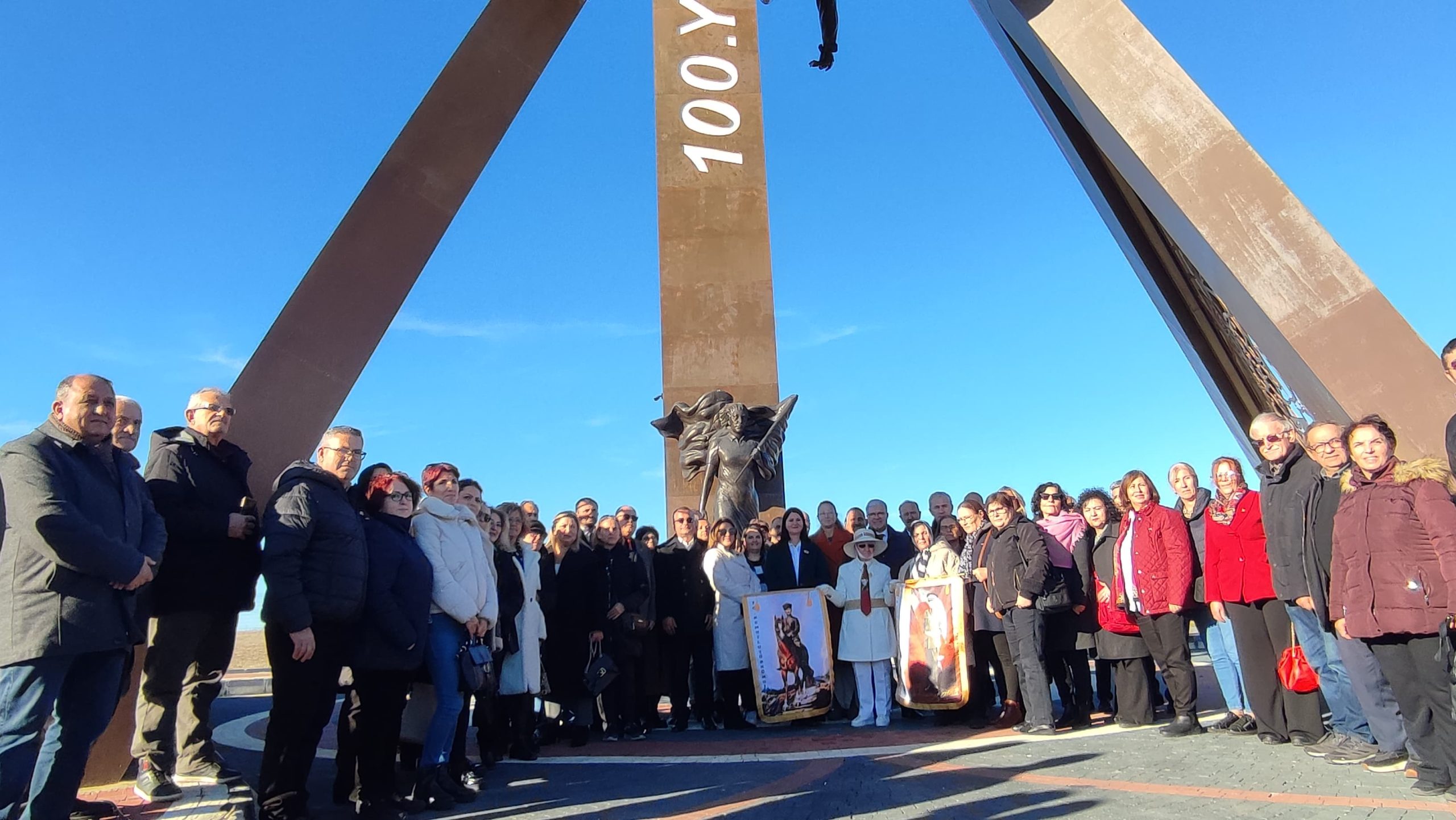 'Kurtuluş'un 102'nci yılı çelengi