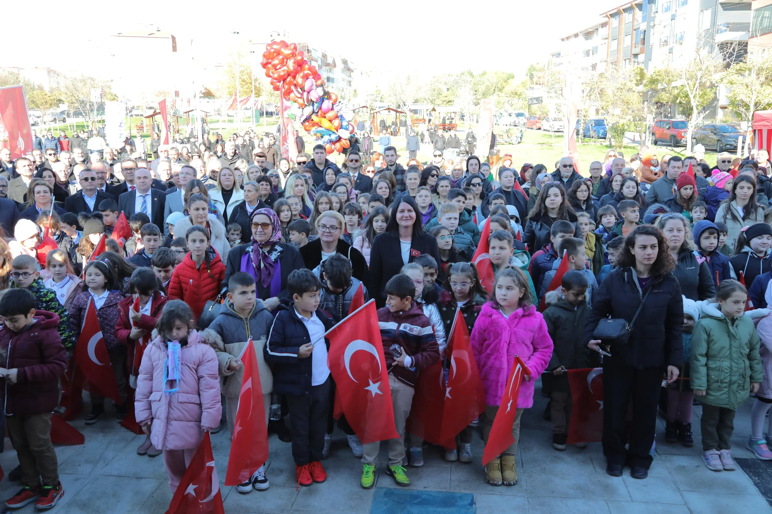 Yenilenen 15 Temmuz Parkı'nda renkli etkinlik