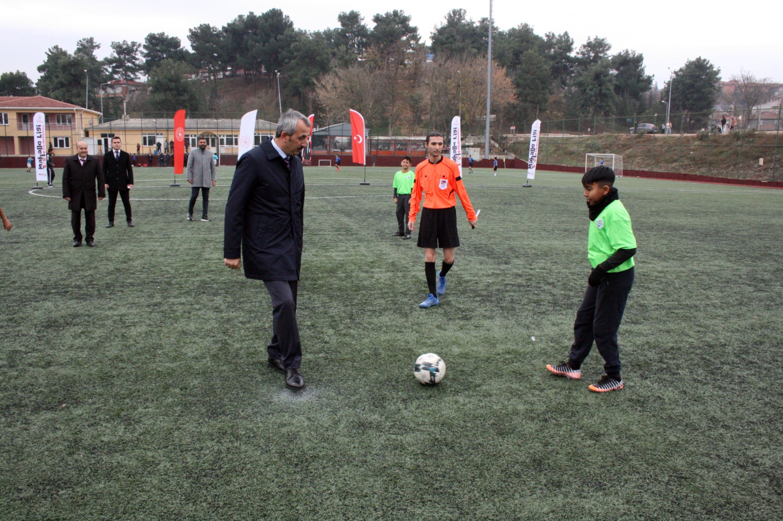 Mahalle Ligi’ni başlatan vuruş Vali Sezer’den