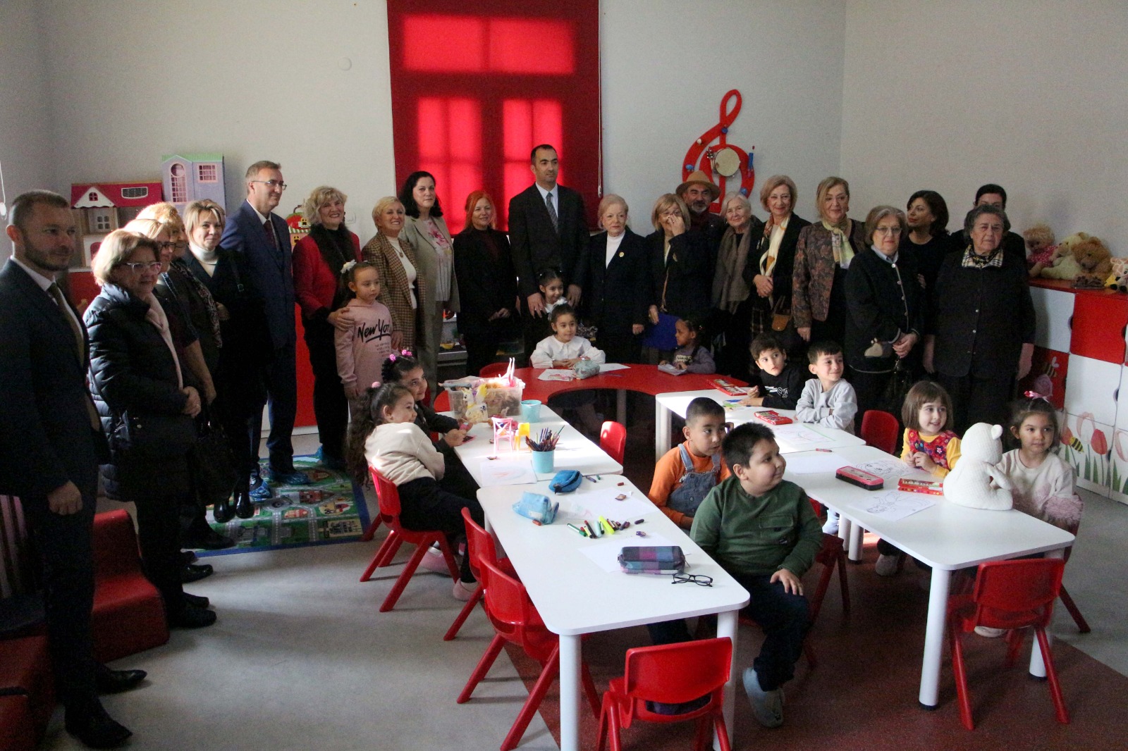Türk Kadınlar Birliği'nden örnek bağış