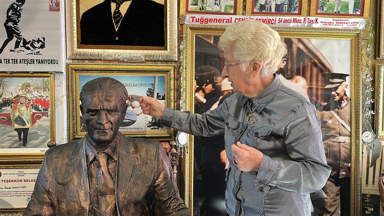 Atatürk sevgisiyle dolup taşan bir yürek!