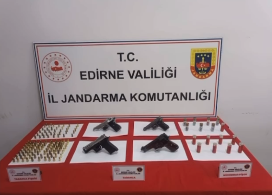 Uzunköprü'de 'kaçakçılık' operasyonu; 8 gözaltı