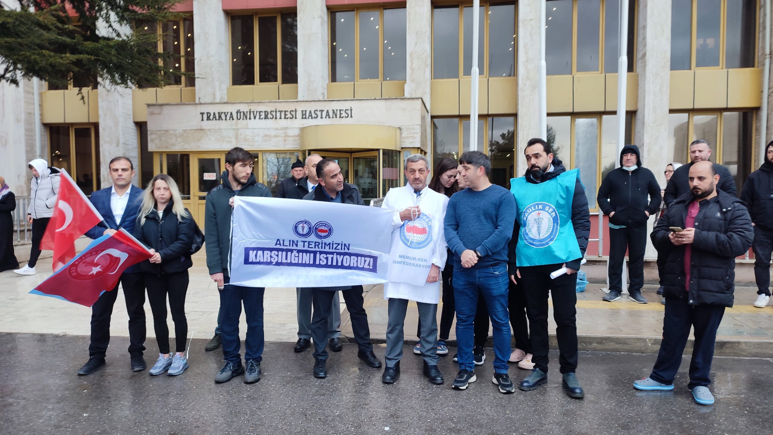 Üniversite personelinden ‘servis’ çıkışı