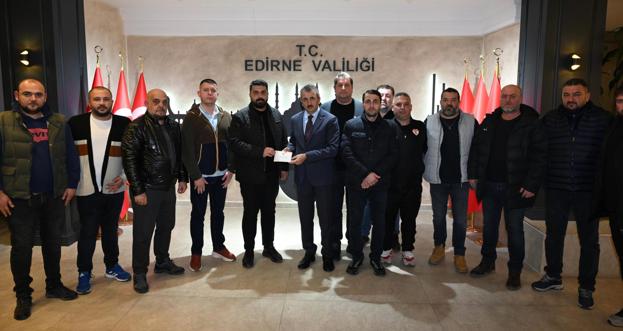 Vali Sezer, destek biletini aldı