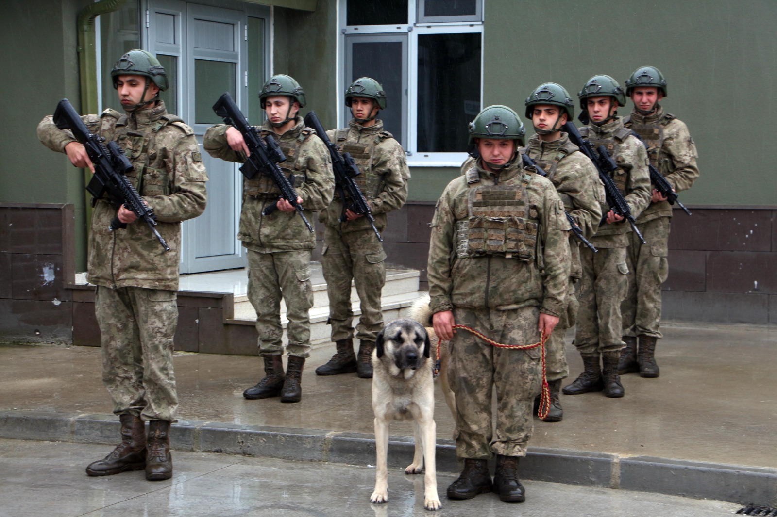 Hudut kartalları yılbaşında da tetikte