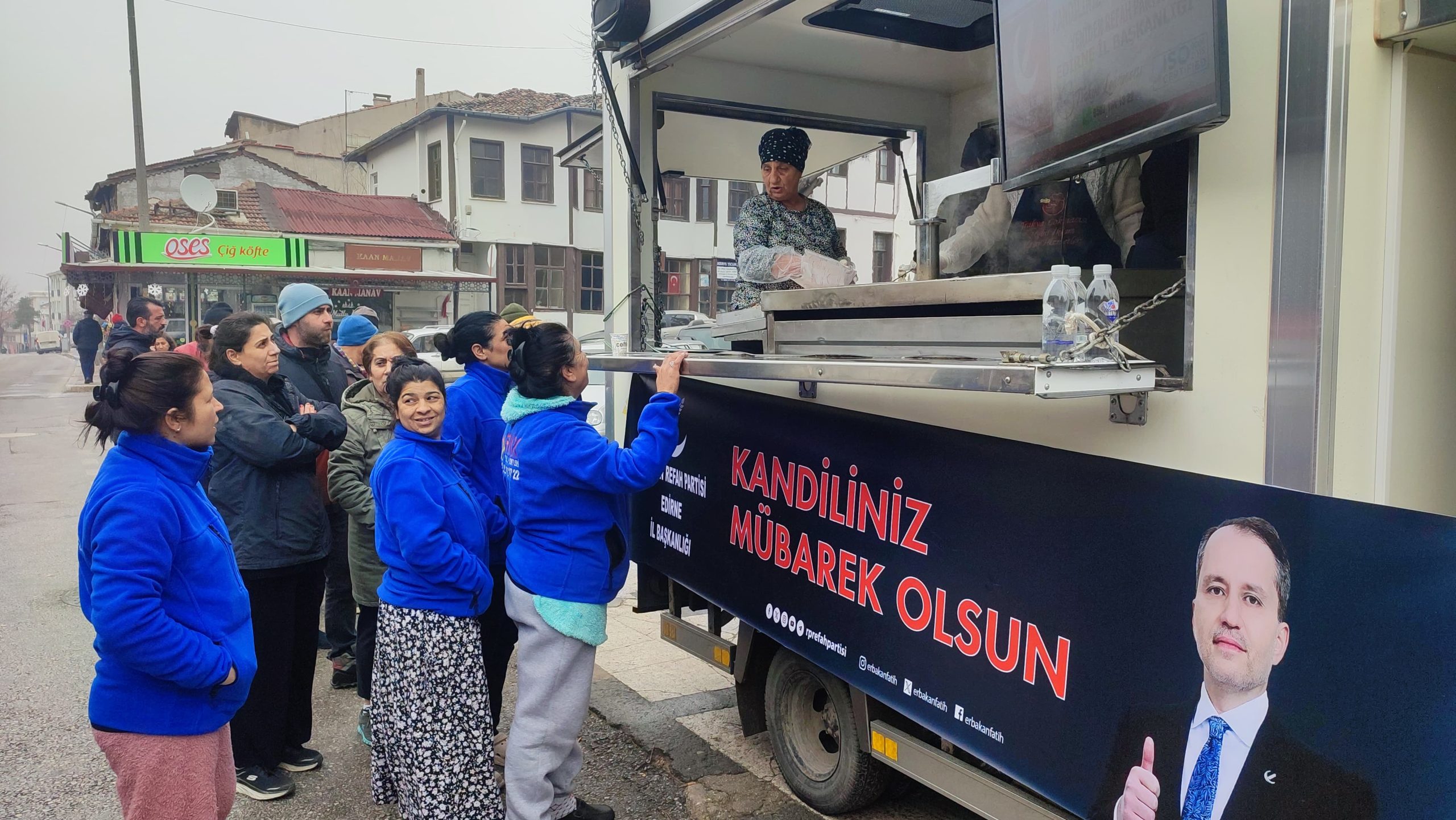 YRP’den vatandaşlara hayır lokması ikramı