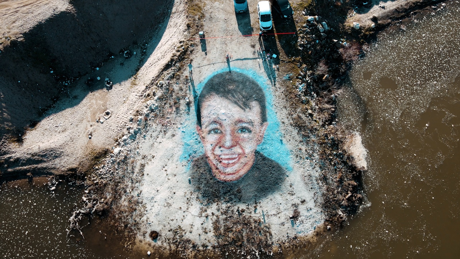 Ressam Abdullayev’den Yakup’a dev portreli destek