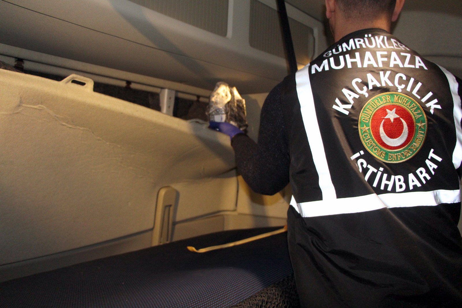 Kapıkule'de uyuşturucu ve silah kaçakçılarına suçüstü!