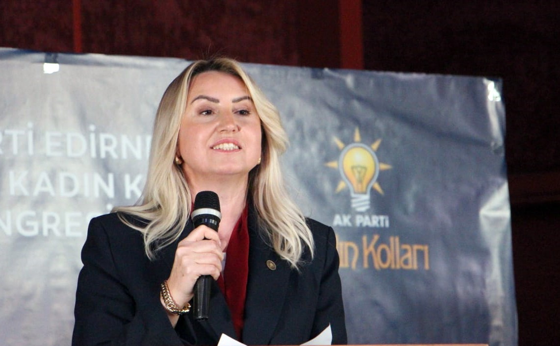 AK Parti Kadın Kolları’nda bayrak değişimi