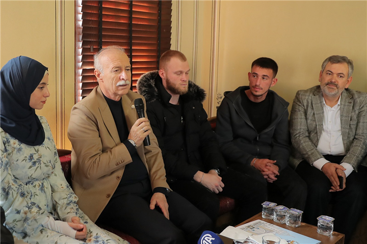 Uluslararası Öğrenciler Akademisi'nde ilk ders Rektör Hatipler'den