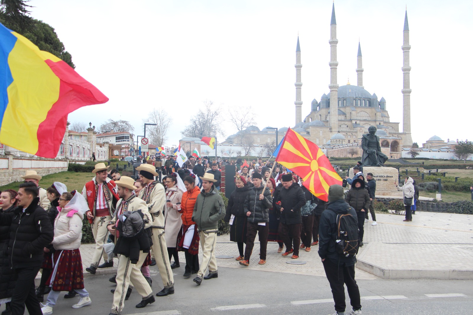 Edirne’de halk oyunları rüzgarı!