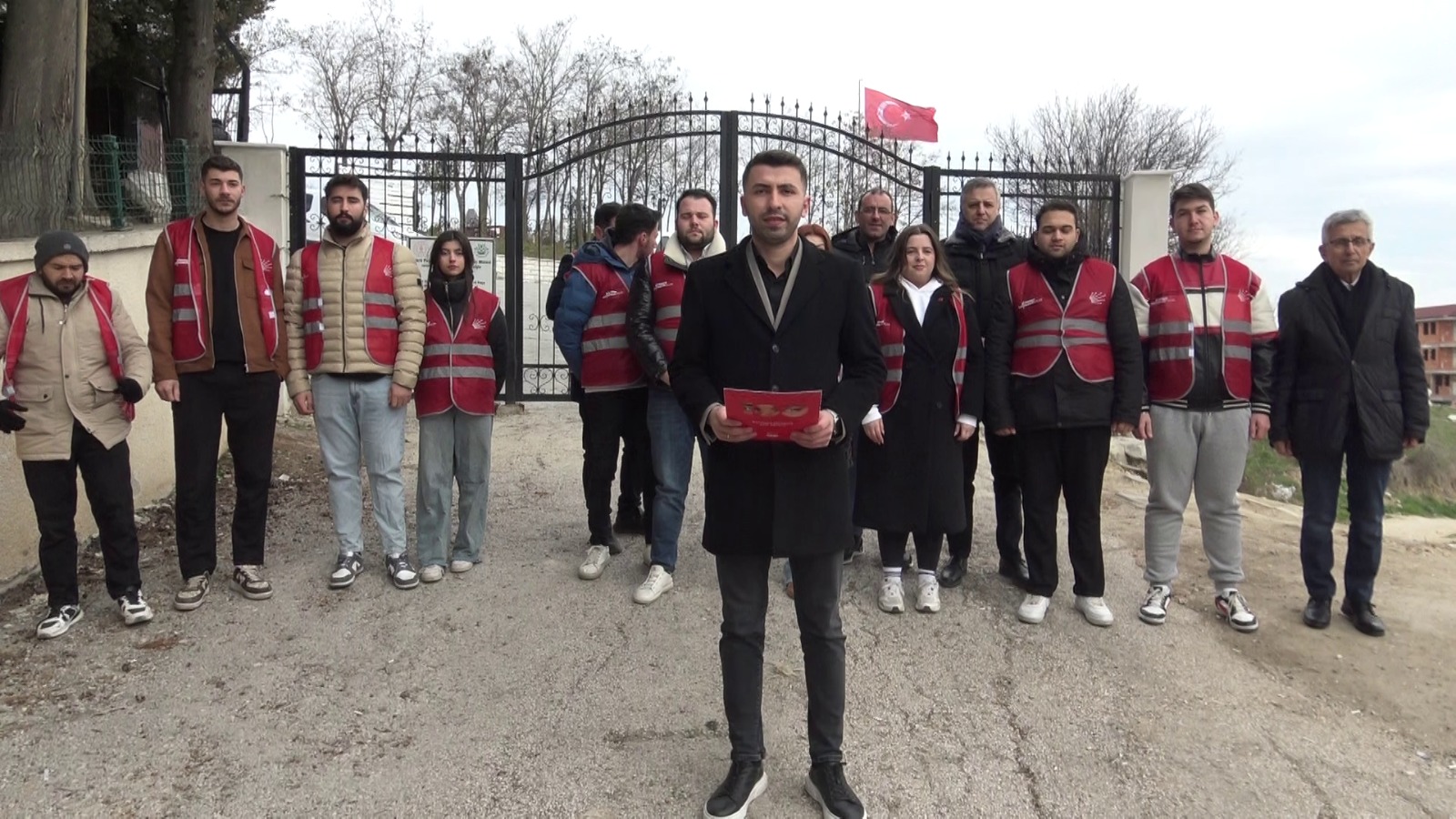 CHP’li gençlerden teğmenlerin ihracına tepki