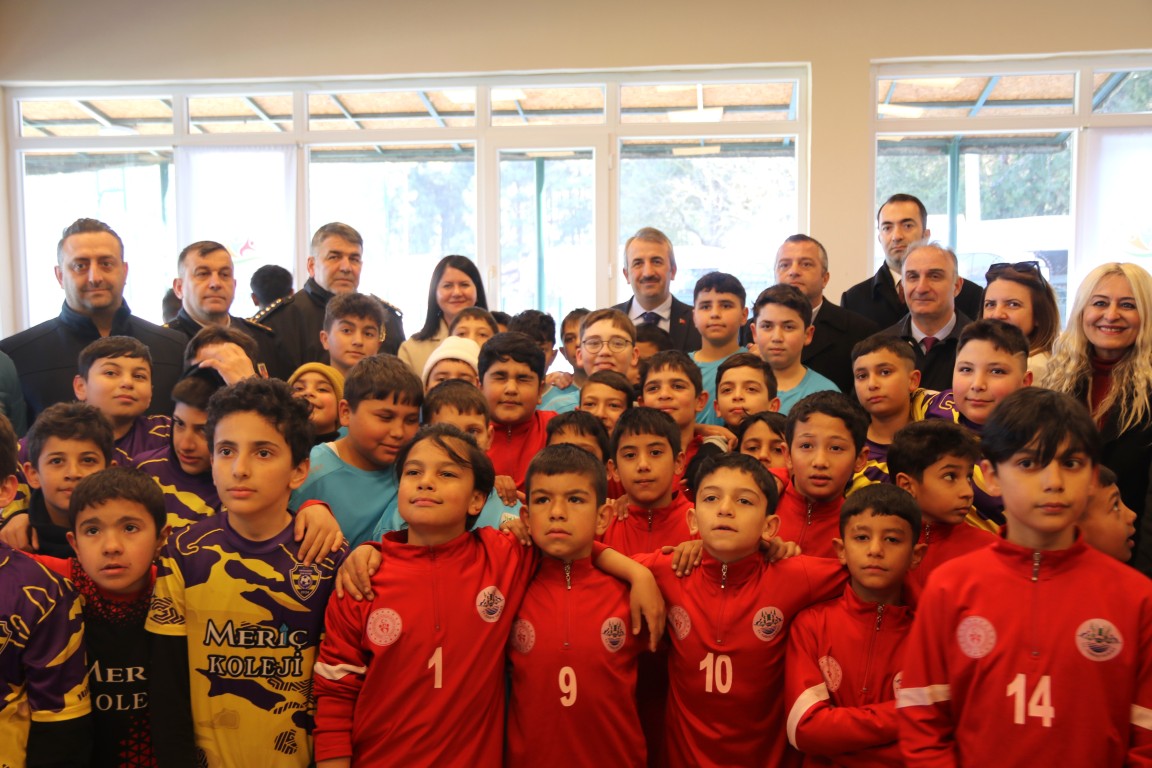 Vali ve Başkan, çocukların spor keyfine ortak oldu